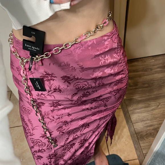 KATE SPADE NEW YORK LOCK & SPADE CHAIN LINK BELT IN PINK